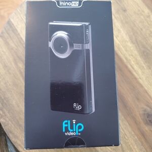 Flip Video MinoHD Camcorder in Black
